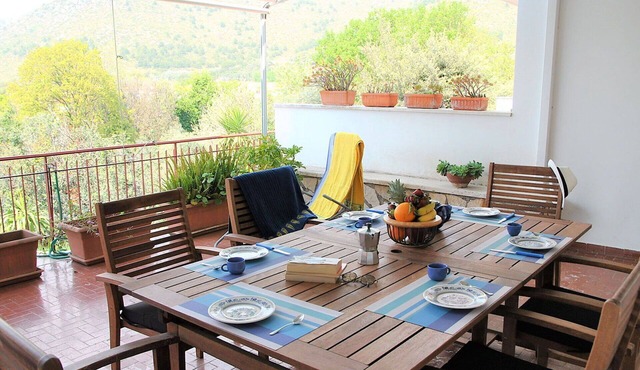 Beautiful apartment for 7 guests with A/C, WIFI, TV, balcony and pets allowed