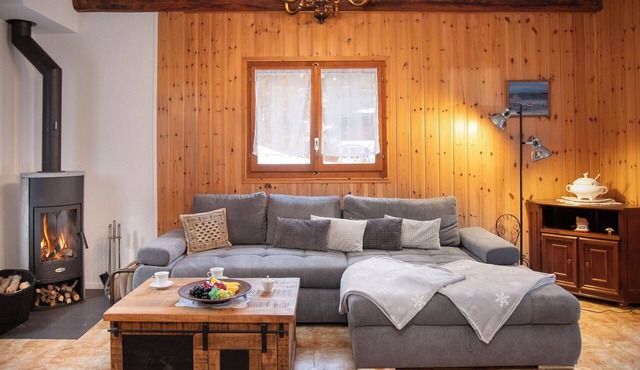 Beautiful private villa for 4 guests with WIFI, TV and terrace in Les Vérines (chamoson)