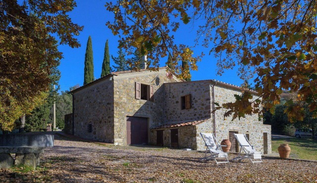 Beautiful private villa for 8 guests with WIFI, A/C, TV, patio and pets allowed in Roccastrada