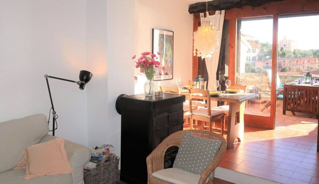 Beautiful villa for 5 people with WIFI, TV, terrace and panoramic view in Civezza