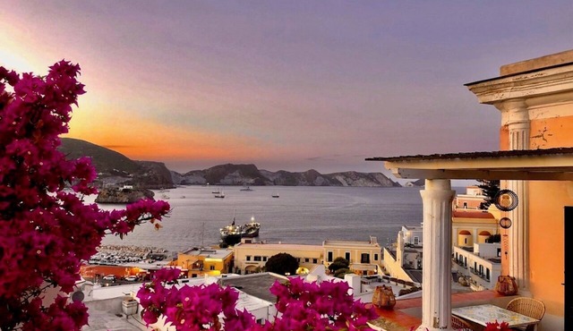 Casa Colonna, villa with stunning views of the harbour