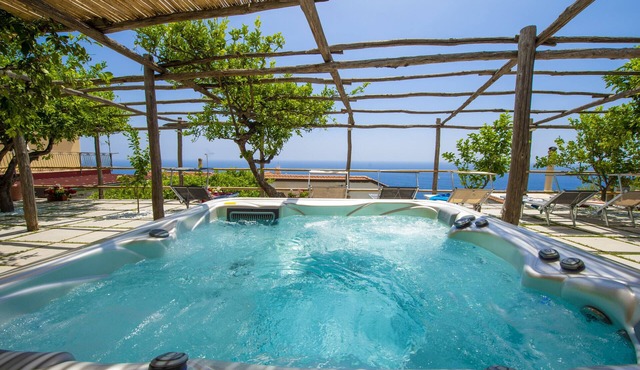 Casa Il Riccio - House with garden and breathtaking view