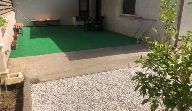 CASA IMMERSA NEL VERDE