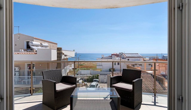 Casa Marea Second Floor with Sea View, Wi-Fi and Air Conditioning