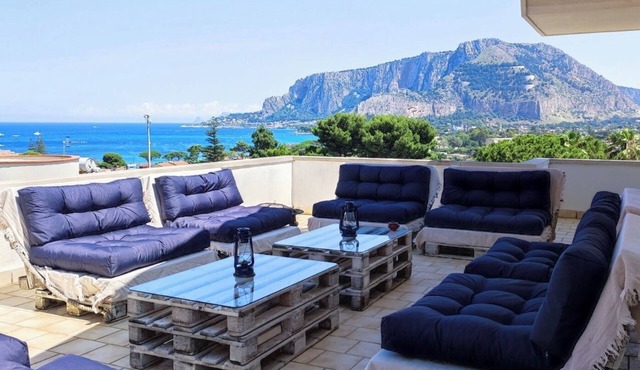 Casa Natalia Sea View and Panoramic Terrace in Mondello