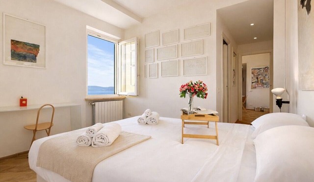 Charming 2-Bedroom Home | Terrace & Great Lake View in Anguillara Sabazia