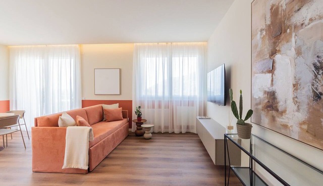 Circle - Pigra - Two Bedroom Apartment, Sleeps 6 in Como