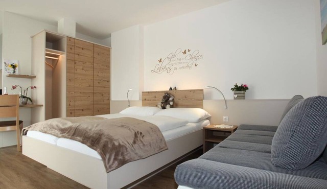 Comfort double room, bath, WC, as good as new - Pension Raabtal in Paurach