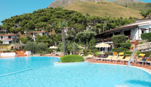 Cosy apartment for 6 guests with pool, WIFI, A/C, TV, terrace and pets allowed