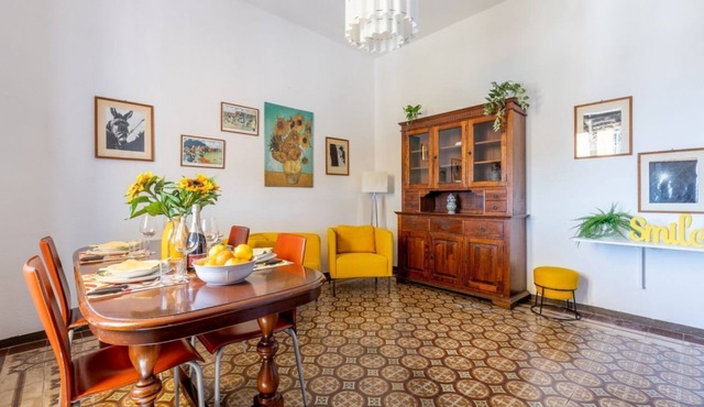 Cozy 80 sqm apartment, accommodating up to 4 people, located on the second floor of a building without an elevator.The property is located in Vicopisano, a charming medieval village about 20 km from Pisa. Nestled in a hilly landscape, the town boasts imp in Vicopisano