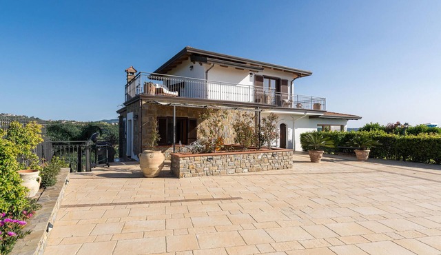 Cozy home in Agropoli with house sea view