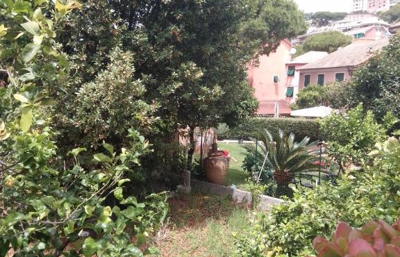 Da qui, il mare in Genoa
