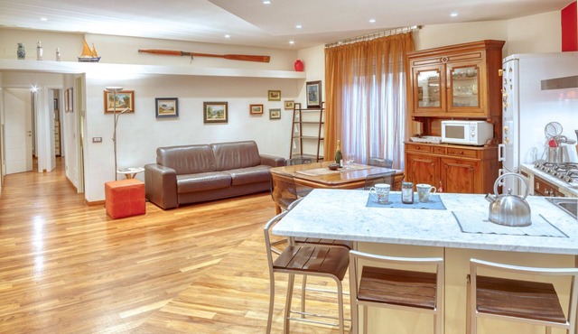 Dai Fiorentini - for 8 people, 2 bedrooms + 1 adjoining, 500 m from beach, in centre in Levanto
