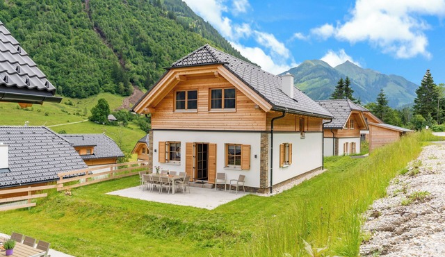 Detached chalet with sauna and garden in Donnersbachwald