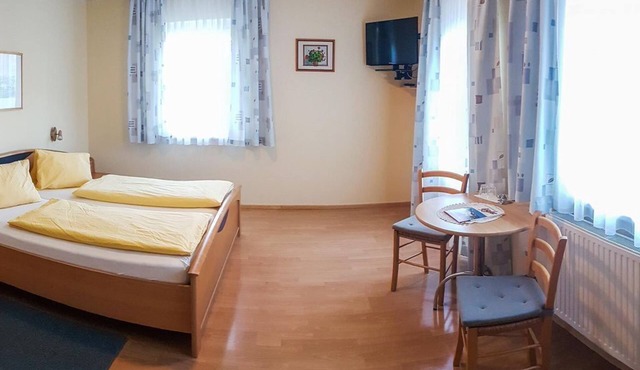 Doppelzimmer - ab 3 Nächte - Thermenpension Gigler in Bad Waltersdorf