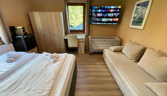 Double Room, Shared Shower/Toilet, Economy - Nockalm Cottage in Sankt Oswald