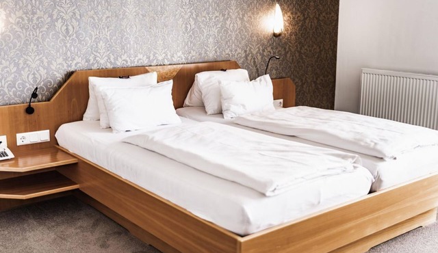 Double room sunny side with balcony | from 7 nights|breakfast - Hotel-Restaurant Teuschler in Bad Waltersdorf