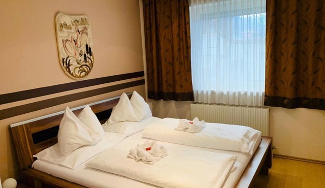 Double room with shower, WC - Hotel Schwarzer Adler in Friedberg