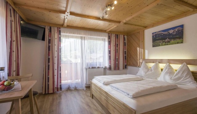 Double room with shower, WC - Pension Obinghof in Söll