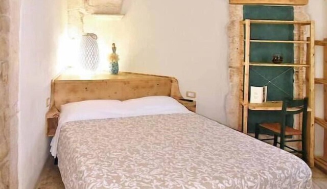 Gaudí's Corner: Alcoba Blanca in Putignano