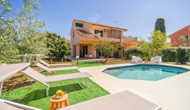 Gorgeous home in Piane Vecchie,Lascari