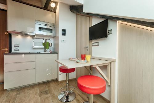 GuestHost - Multifunctional Stylish Studio in Turin