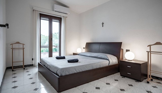 GuestHost - Quartu Sant'Elena Bright Flat with Balcony! in Quartu Sant'Elena