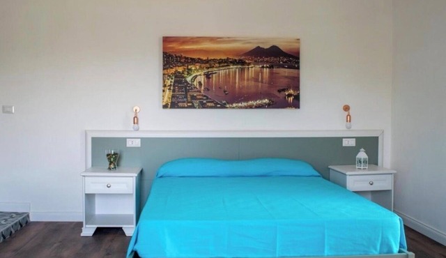 Guesthouse 108, cozy apartment a 10-minute walk from Via Toledo in Napoli