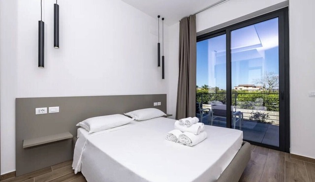 Holiday Apartment "La Brisa - Maestrale' with Mountain View, Private Terrace & Wi-Fi