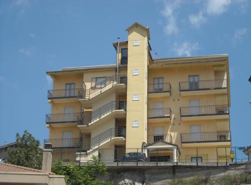 Hotel Caimo Bed-Breakfast