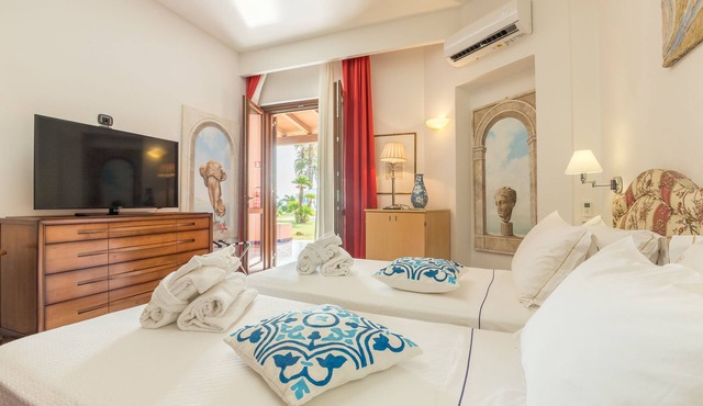 Hotel Eros