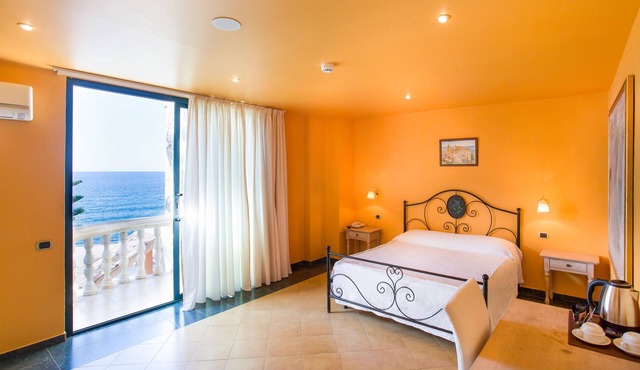 Hotel La Playa Blanca