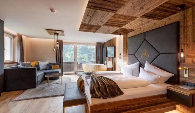 Hotel Waldfriede - Panoramic View Zillertal in Fügen