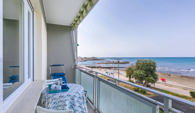 Lovely apartment for 6 people with A/C, WIFI, TV and balcony in Rosignano Solvay-castiglioncello