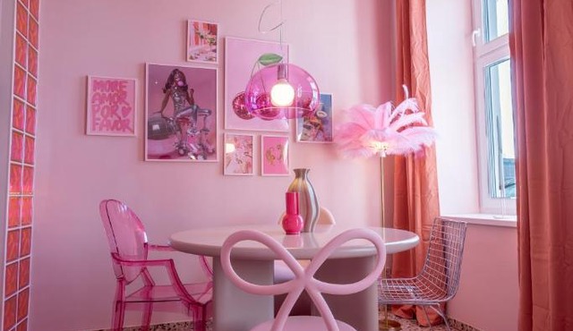 josef's home l Pink Paradise Apartment in Vienna