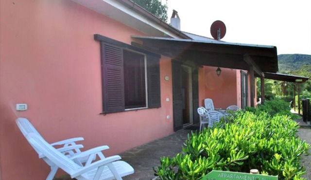 "L'OLIVO" DREAM VILLA near the beach with a beautiful private garden in Capoliveri
