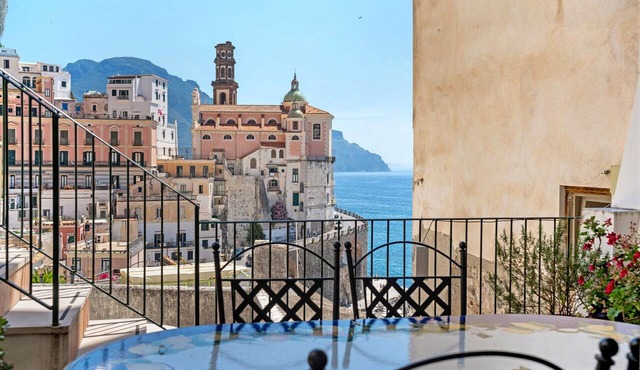 La Casa Del Giudice Amalfi Coast Apartment with Sea View, Private Terrace and Wi-Fi