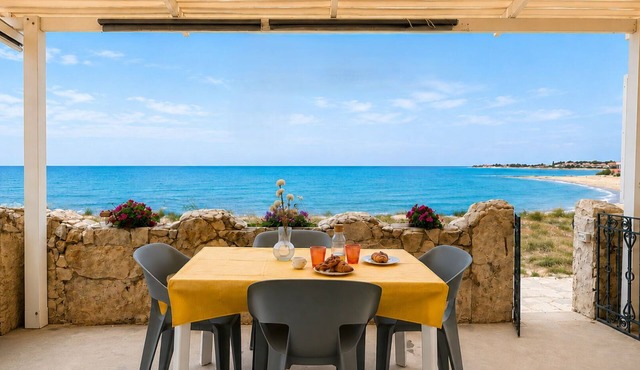 La Casa in Riva al Mare by Geco Vacation Rentals