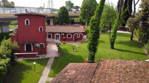 La Torre Rossa Guest House in Rome