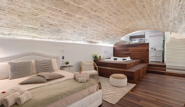 'Lc Luxury' Apartment with Wi-Fi and Air Conditioning in Bari