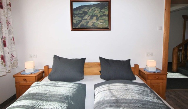 Lovely apartment in villa for 5 guests with WIFI, TV, balcony and pets allowed in Hart Im Zillertal