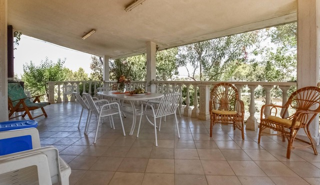 Lovely home in Assoro with WiFi