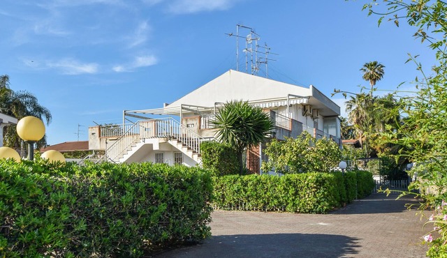Lovely home in Mascali with house sea view