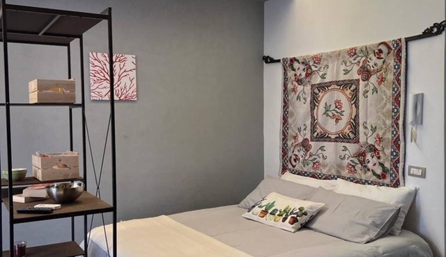 Lovely studio apartment very close to the sea located in the historic center