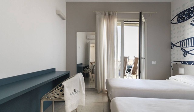 Luna Minoica Suites & Apartments