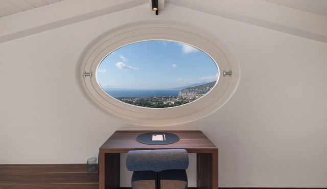 Luxurious Suites with Gulf of Sorrento View