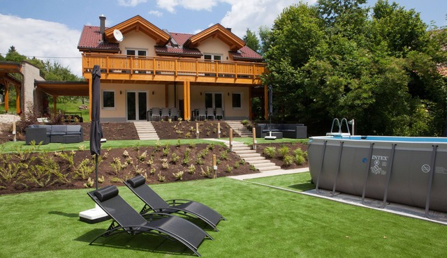 Luxury vacation homes with hot tub and Pool near Italy and Slovenia in Arnoldstein