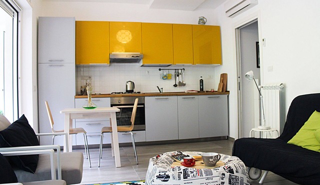 Marina House - 10 meters from the sea