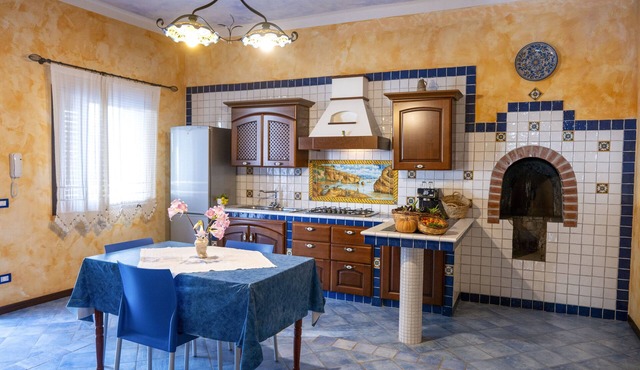 Monterotondo Holiday Home for 5 - with Pool, Nature and Close to the Beach