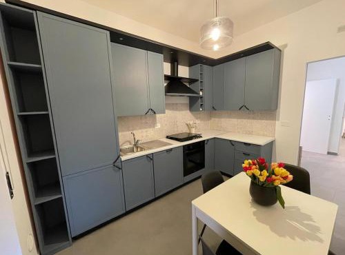 Moon Apartments B